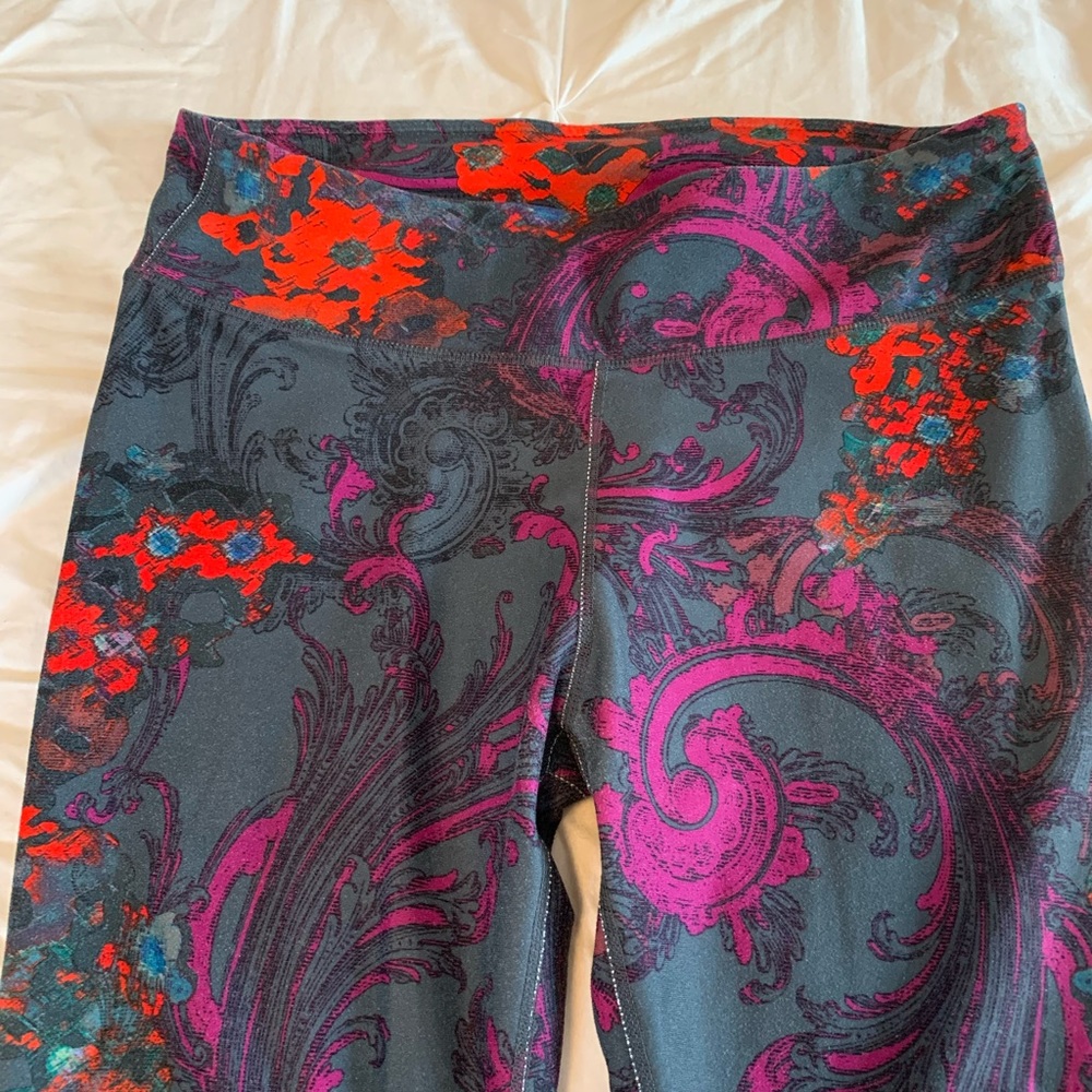 Fabletics Athletic Capris - Picture 6 of 13